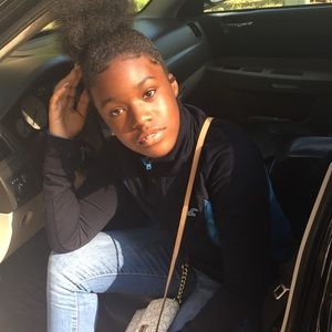 Meet your Posher, Joy